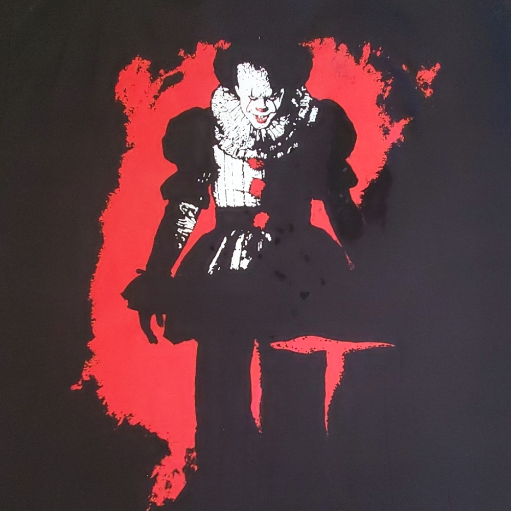 'IT' The Movie Pennywise the Clown short sleeve tee Large EUC